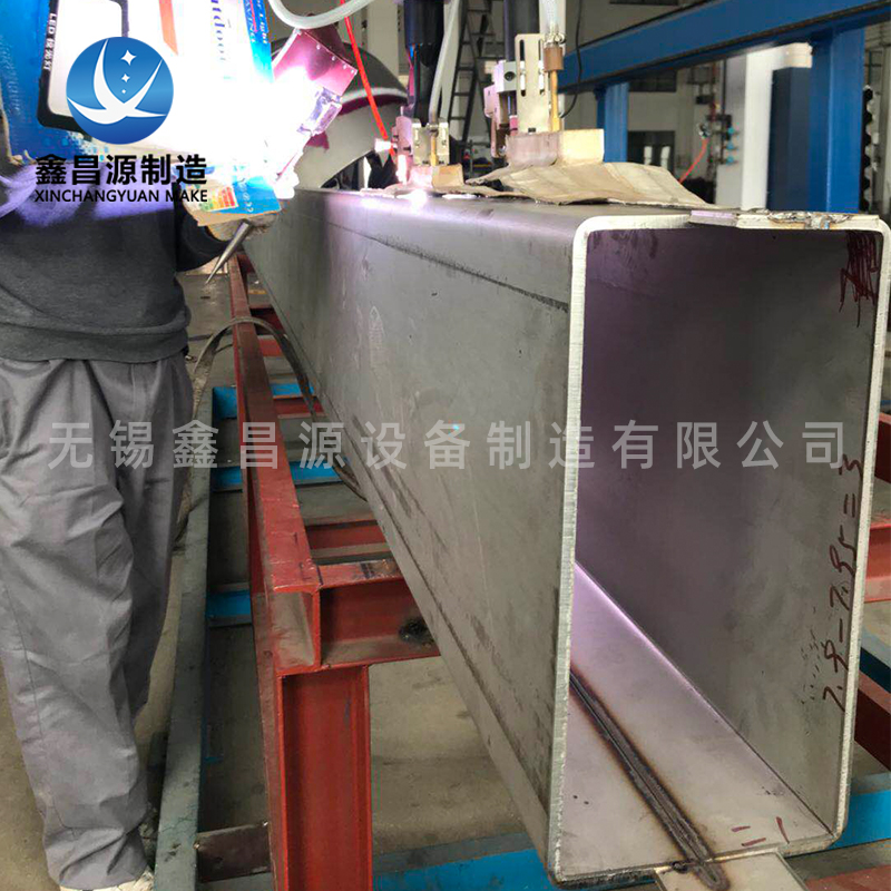 1590994291656504.jpg 自動(dòng)焊方管1.jpg